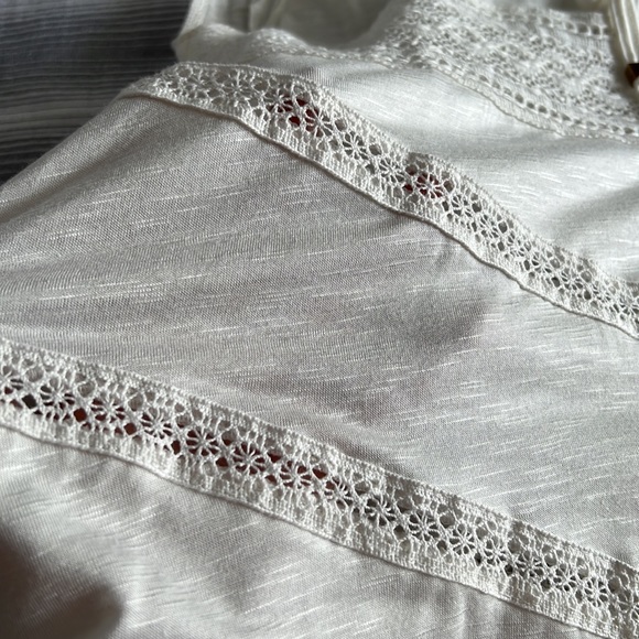 Dex Flutter Sleeve Top - Picture 7 of 8